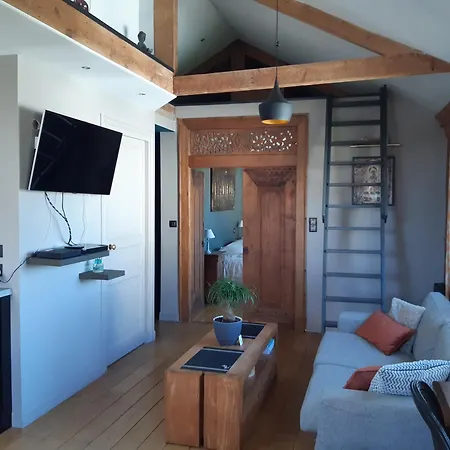 Bel T2 Atypique Apartment Etel